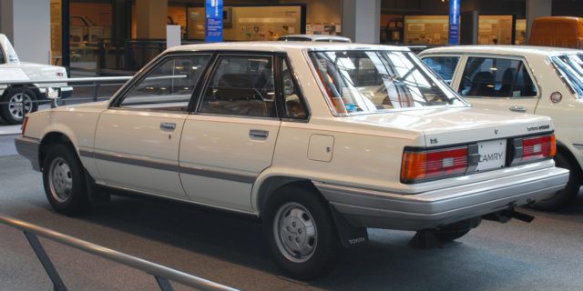 1982_Toyota_Camry_02