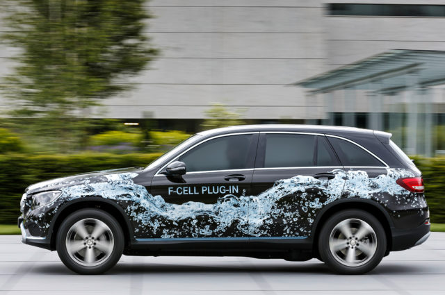 Mercedes-Benz-GLC-F-Cell-side-in-motion